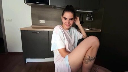 Брат предложил сыграть сестре скромнице игру «правда или действие»