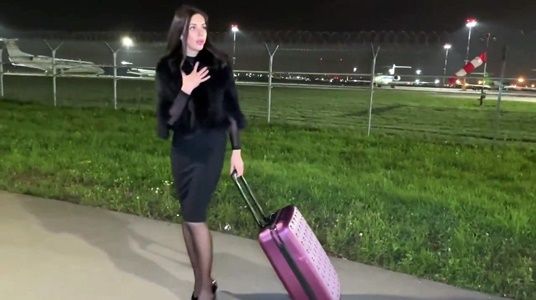 Незнакомец подвез на машине, за что красавица расплатилась натурой