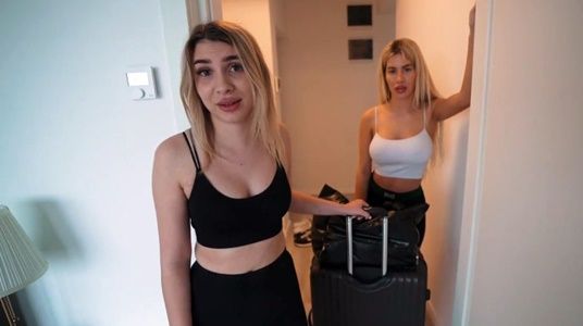 Сын забронировал одну комнату на троих, для себя, мачехи и сестры